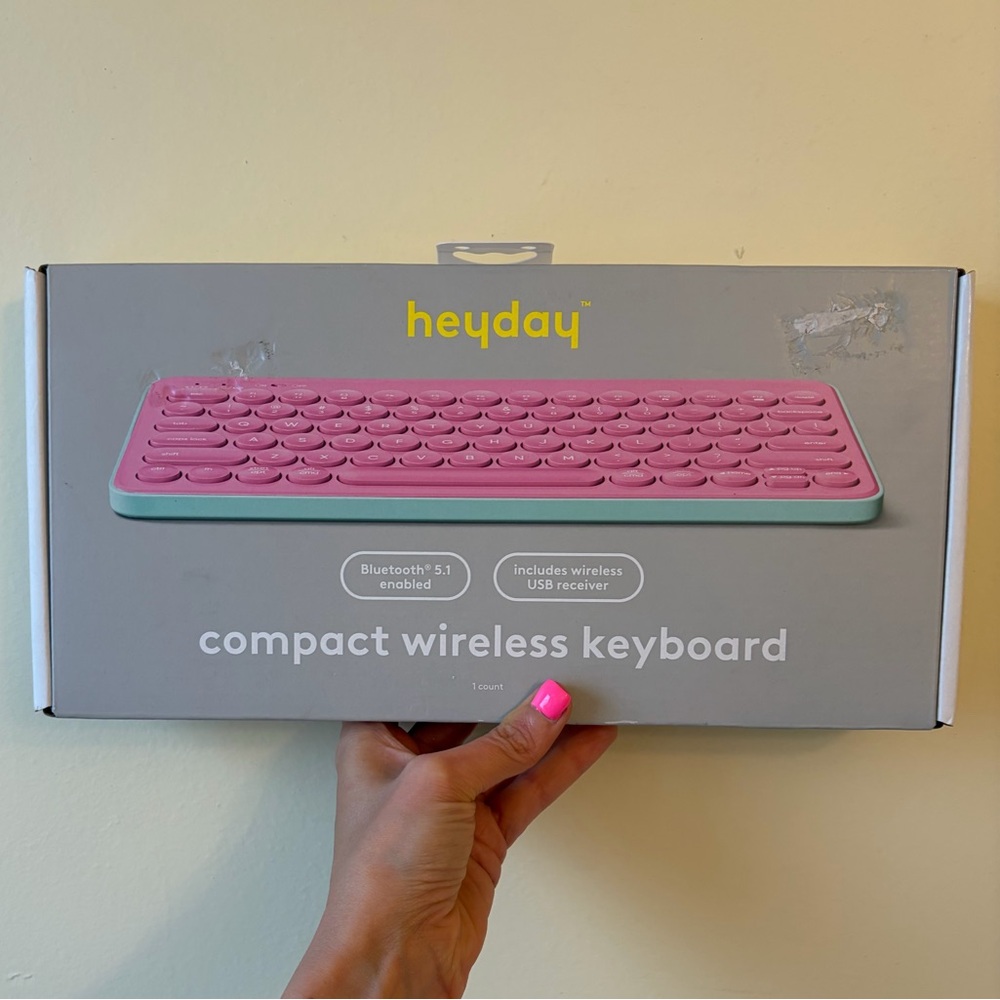 heyday compact wireless keyboard in the color candy pink - new in box